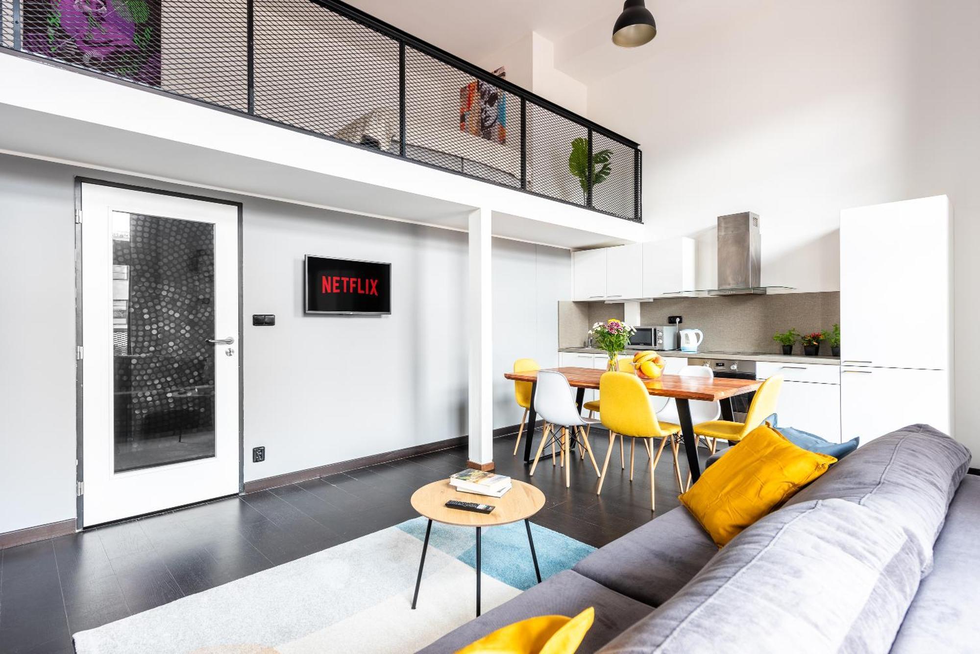 Apartamento With Large Balcony, Parking