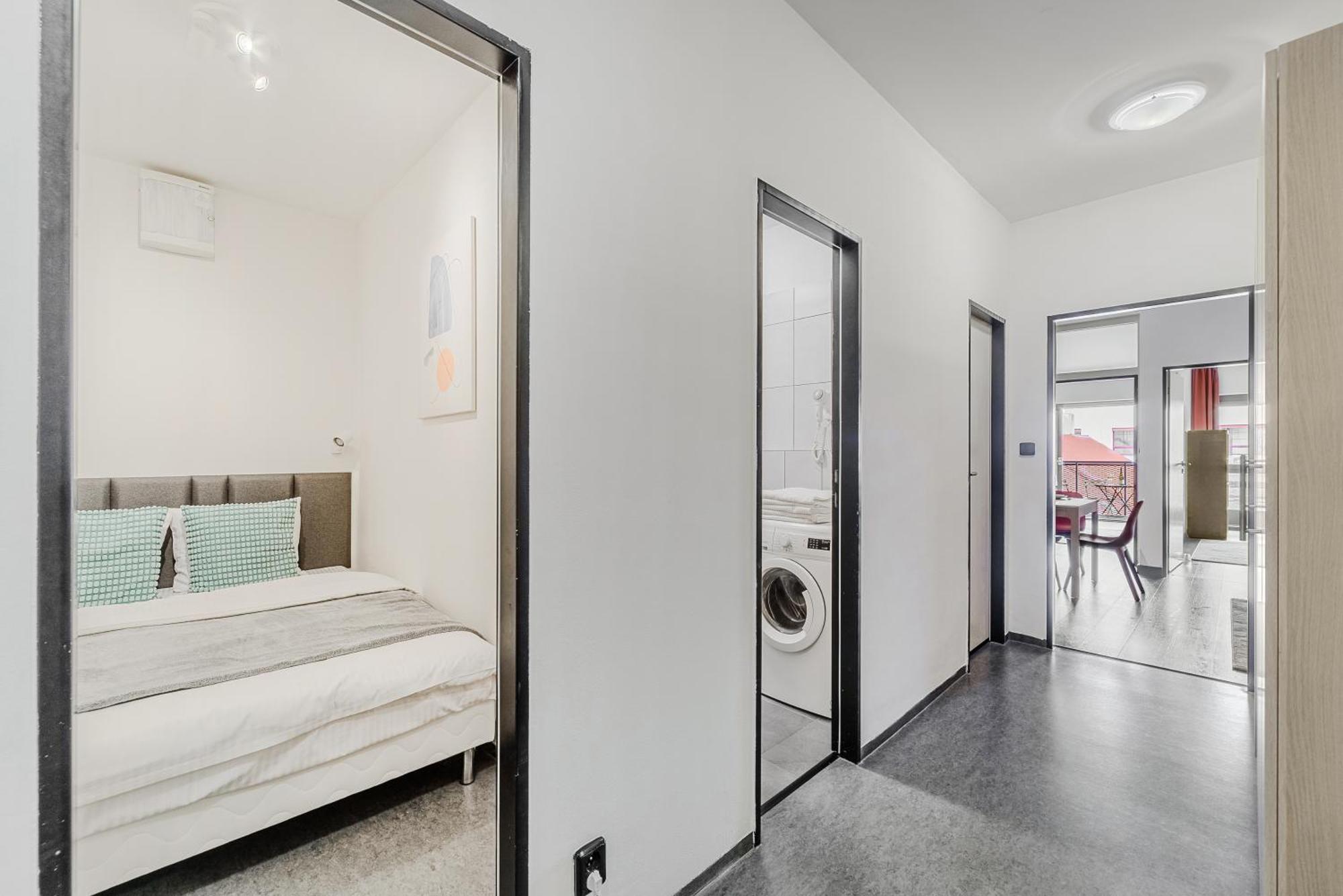 With Large Balcony, Parking Apartamento *