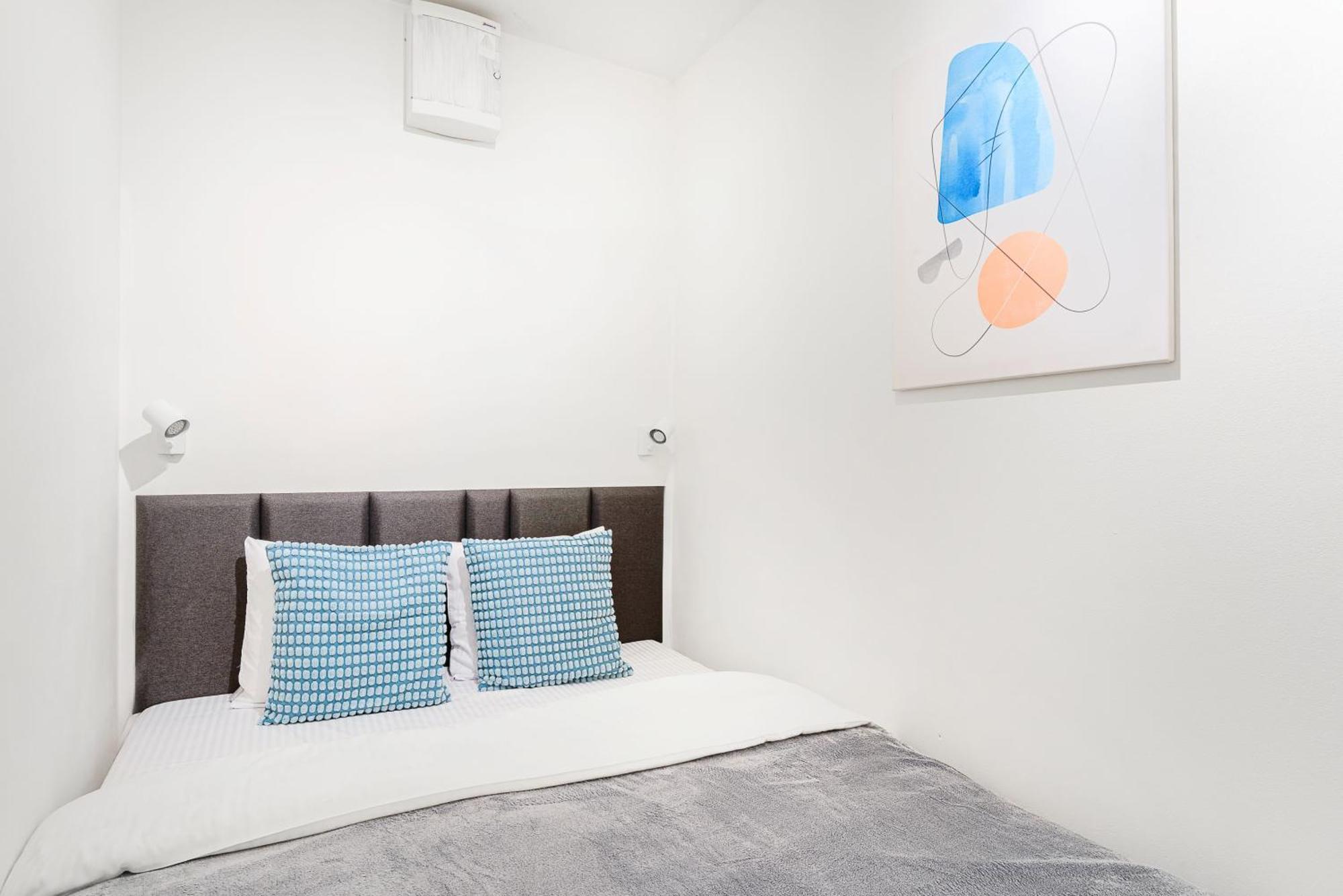 With Large Balcony, Parking Apartamento Praga