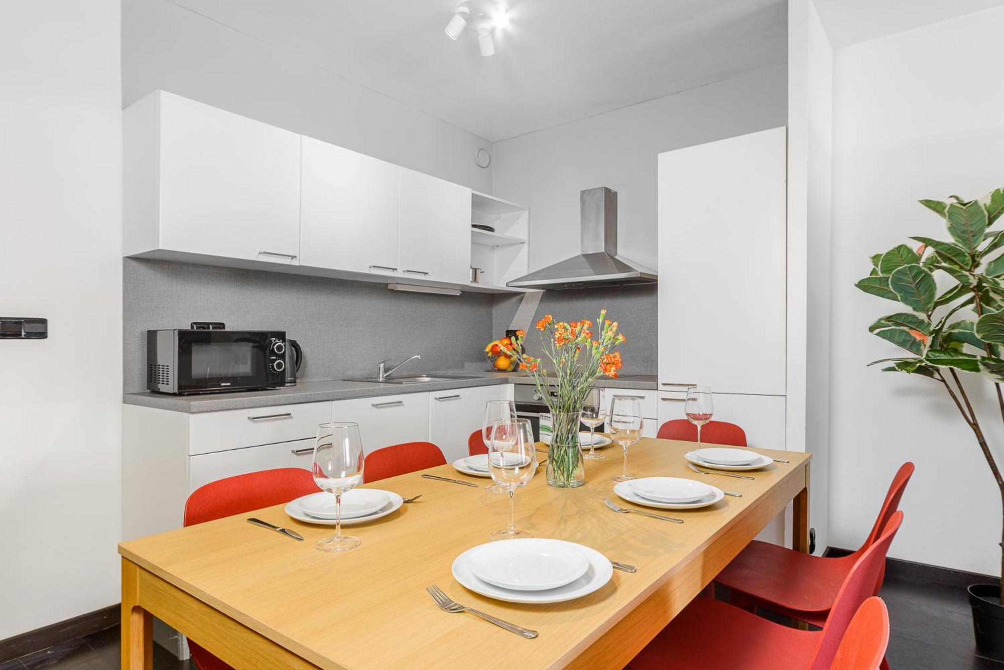 Apartamento With Large Balcony, Parking