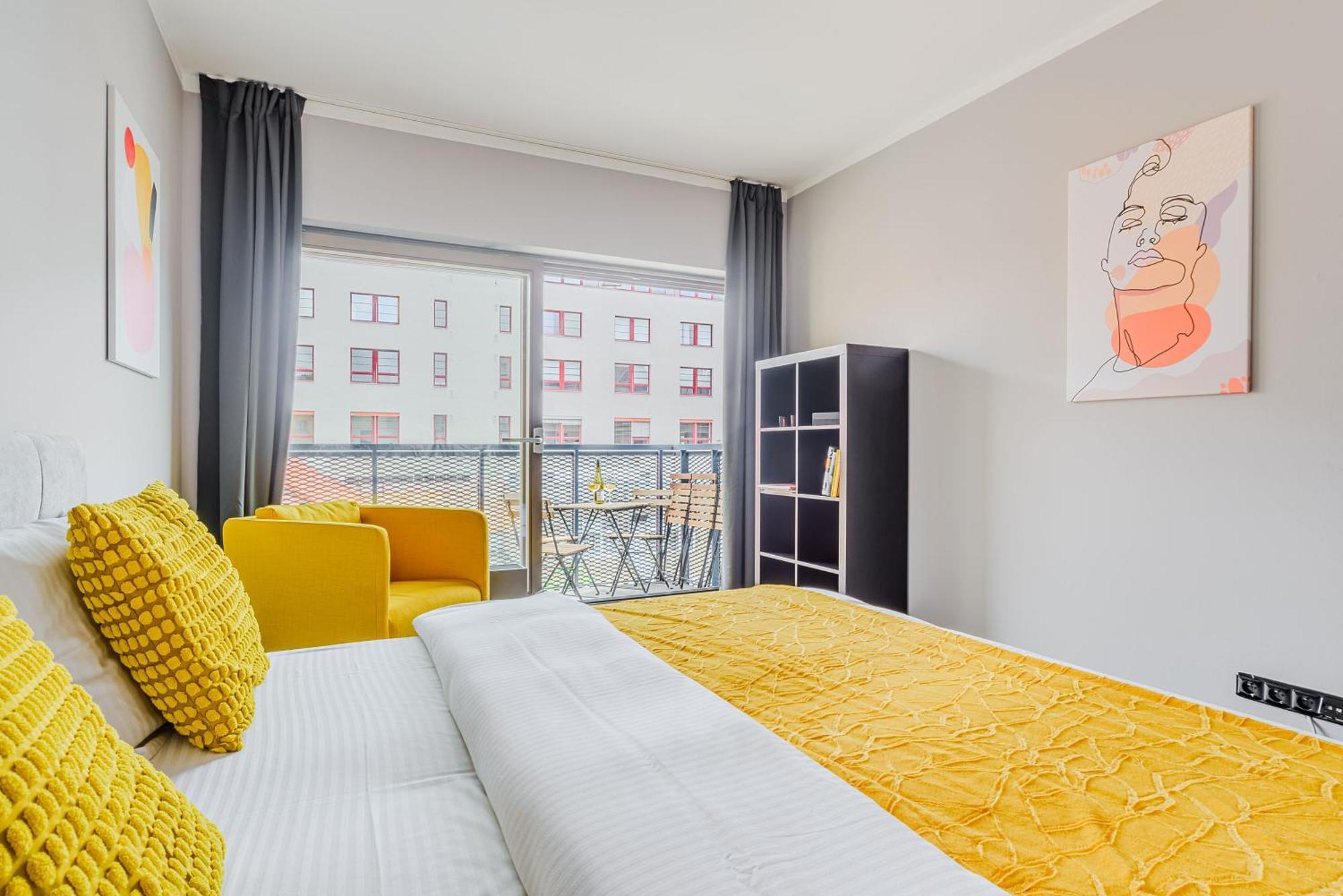 Apartamento With Large Balcony, Parking